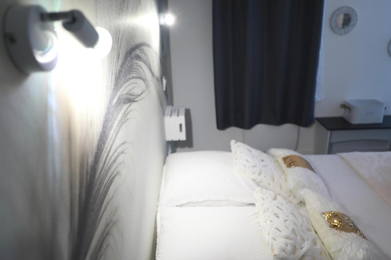 * Les Suites Aux Etoiles * Клермон-Ферран Экстерьер фото